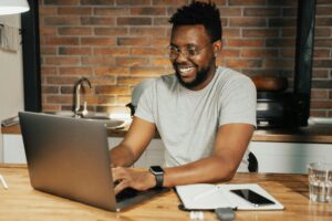 VDC_Analyse de marché, développement de stratégies digitales, monitoring des KPI.