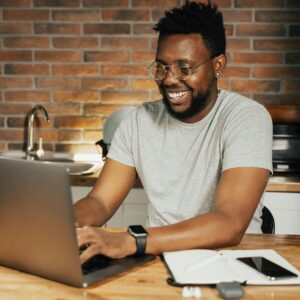 VDC_Analyse de marché, développement de stratégies digitales, monitoring des KPI.